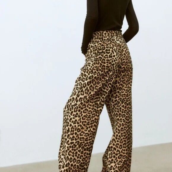H&M Leopard Print Wide Cut Jeans Size 14 - Picture 2 of 13